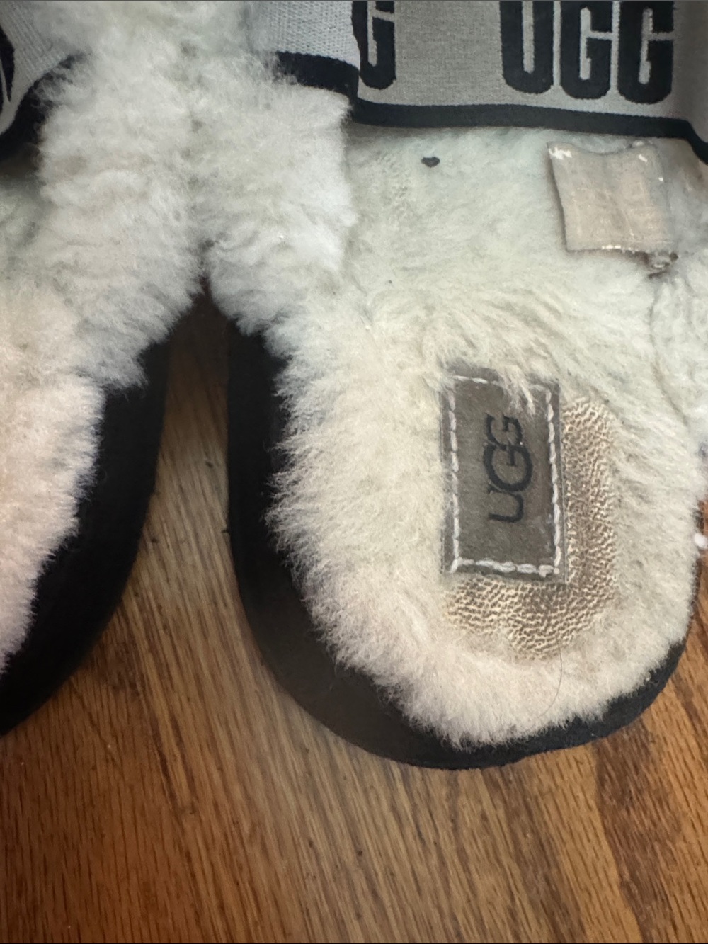 UGG White Shearling Crisscross Slide Sandal - Picture 10 of 10
